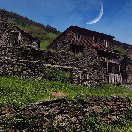 Raul Lushnu Darbaz Bed & Breakfast Mestia Bagian luar foto