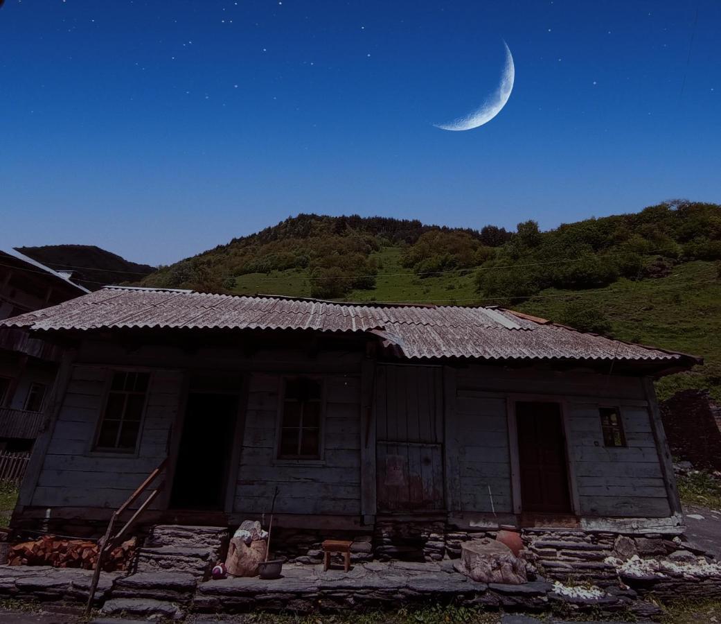 Raul Lushnu Darbaz Bed & Breakfast Mestia Bagian luar foto