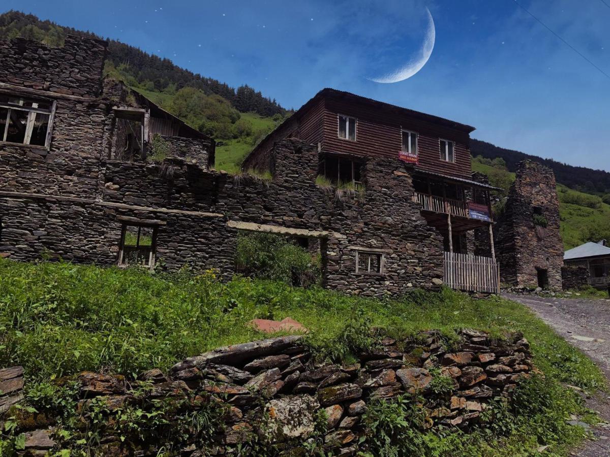 Raul Lushnu Darbaz Bed & Breakfast Mestia Bagian luar foto