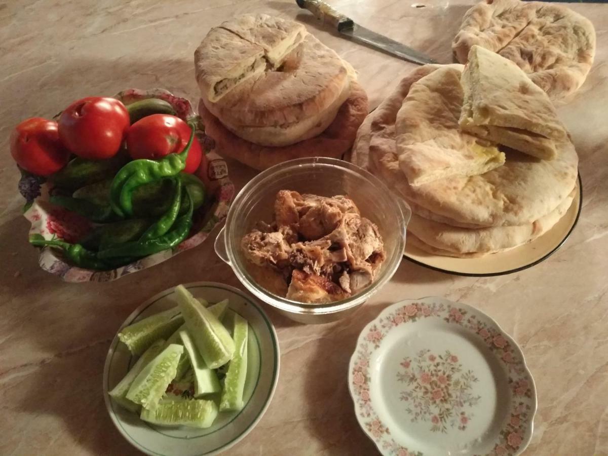 Raul Lushnu Darbaz Bed & Breakfast Mestia Bagian luar foto